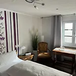Zwovier Vendégház 3*