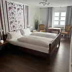 Zwovier Meersburg