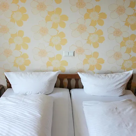 Guest house Zwovier Meersburg